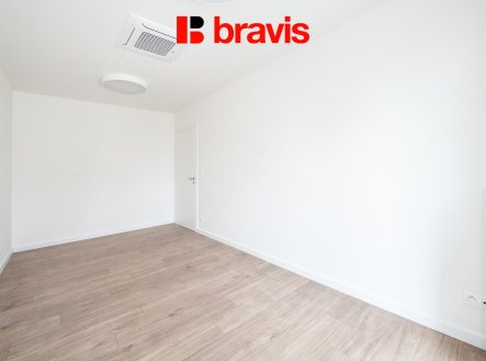 Pronájem kanceláře, 66 m²