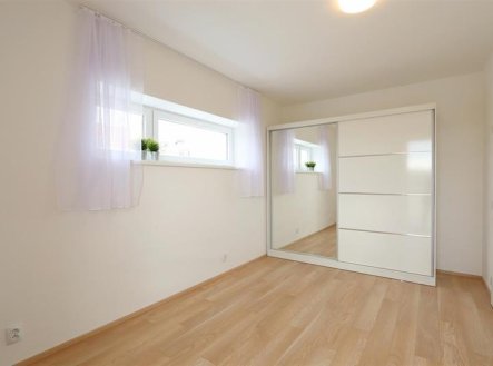 Pronájem bytu, 3+kk, 65 m²