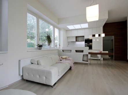 Pronájem bytu, 2+kk, 64 m²