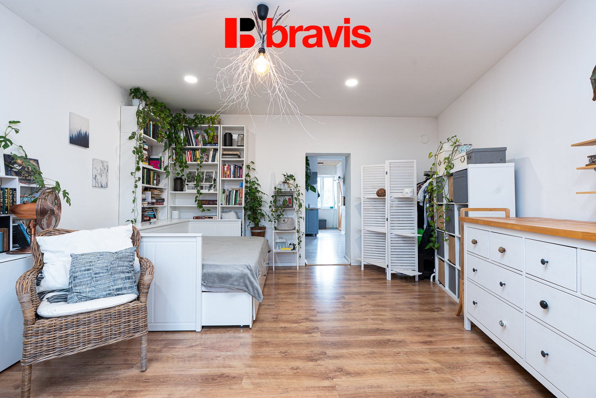 THFRAME_Charbulova_2