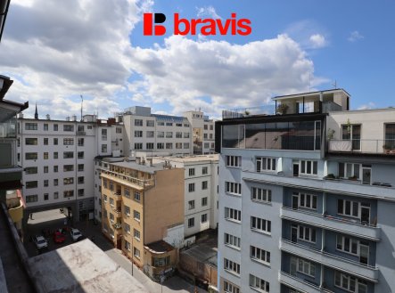 Pronájem kanceláře, 72 m²