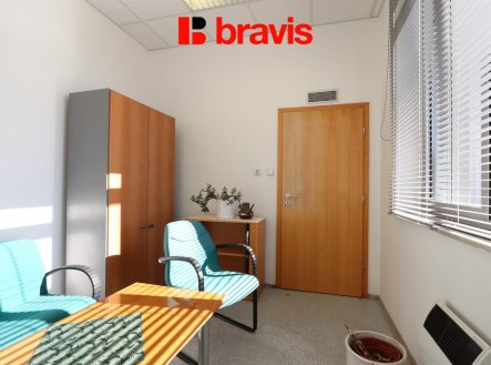 Pronájem obchodní prostory, 277 m²