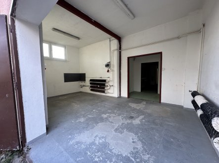 Pronájem kanceláře, 200 m²