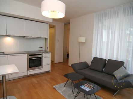 Pronájem bytu, 2+kk, 70 m²