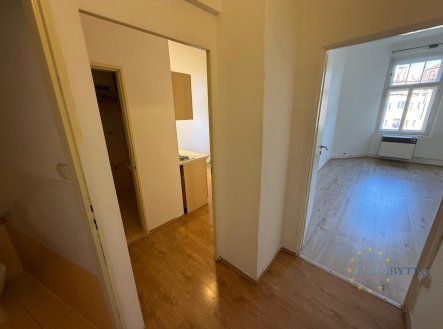 Pronájem bytu, 2+kk, 37 m²