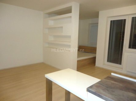 Pronájem bytu, 1+kk, 42 m²