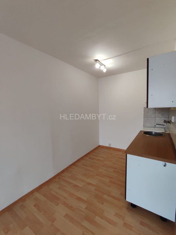 Pronájem bytu Praha 4 Krč 2+kk s lodžií Novodvorská