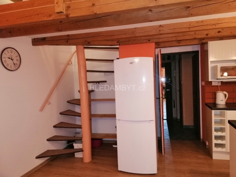 Pronájem bytu Praha 8 Palmovka 1+kk Heydukova