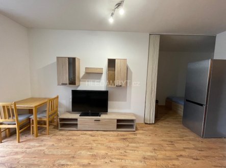 Pronájem bytu, 1+kk, 32 m²