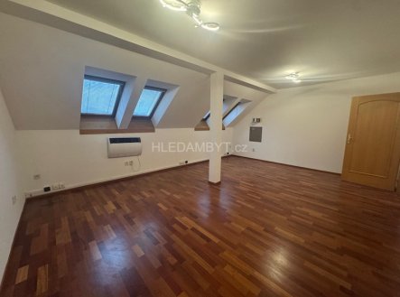 Pronájem bytu, 2+1, 76 m²