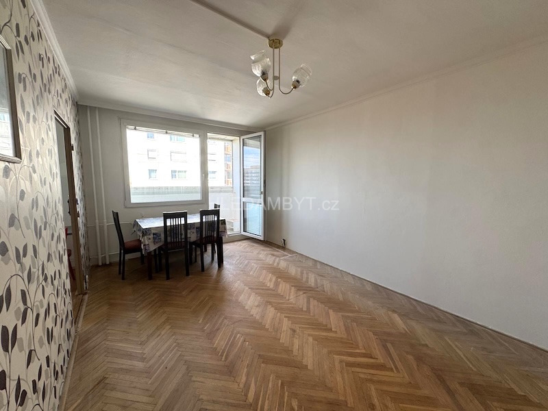 Pronájem bytu Praha 10 Strašnice 3+1 s lodžií Gutova