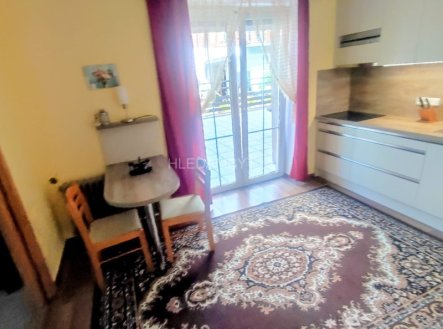 Pronájem bytu, 1+1, 82 m²