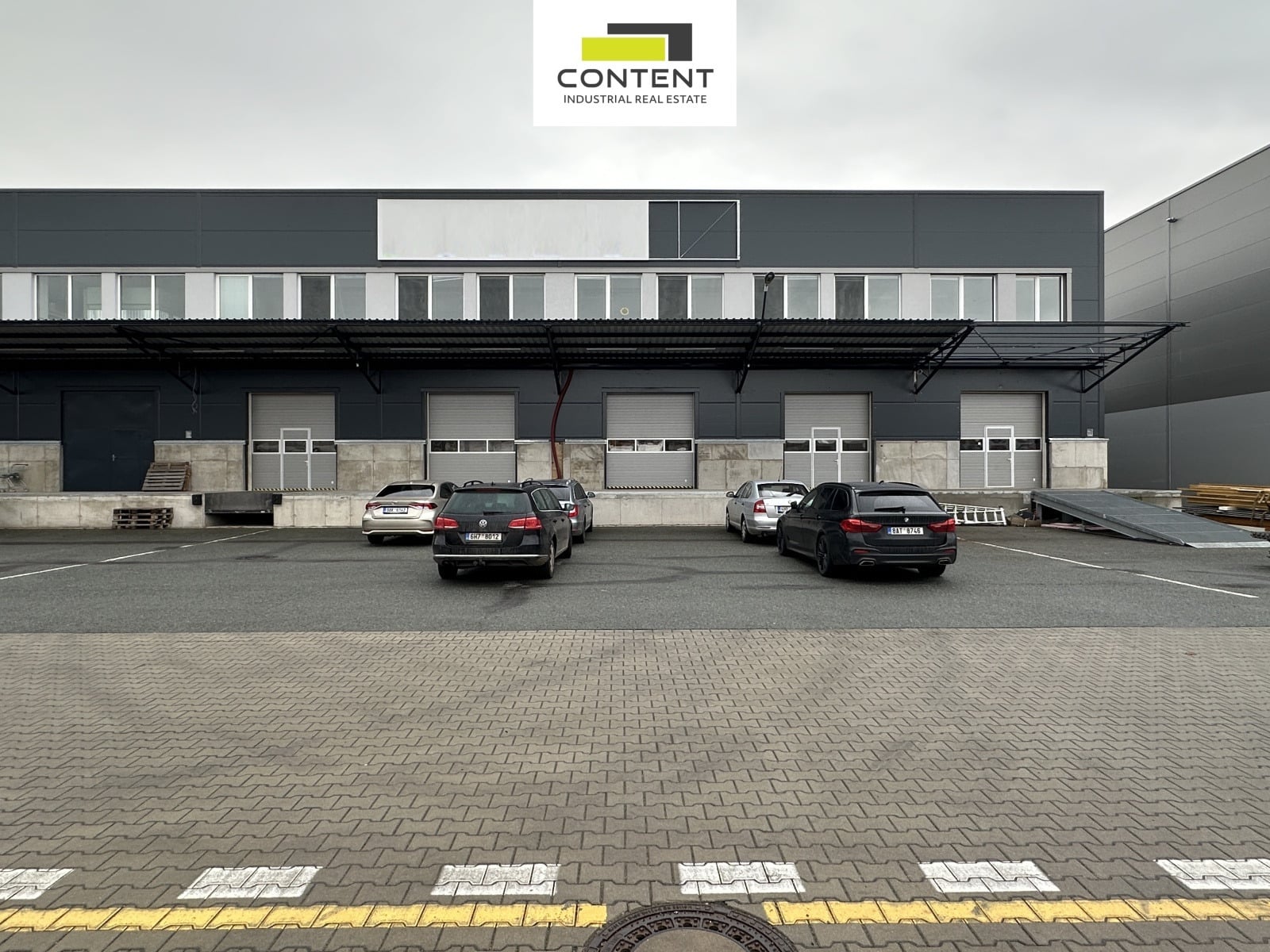 Podnájem skladu 5.330 m², Hradec Králové, D11, D35