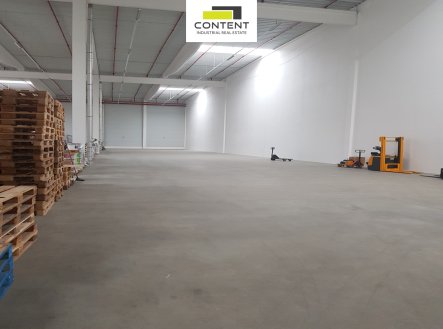 Pronájem skladu, 860 m² obrázek