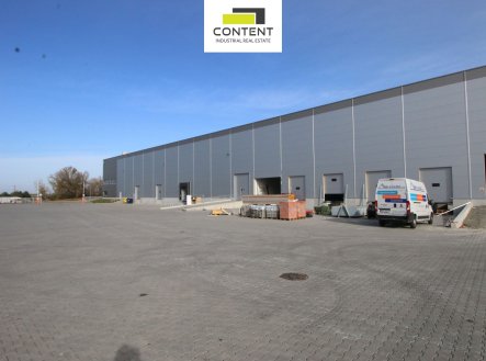Pronájem skladu, 860 m²