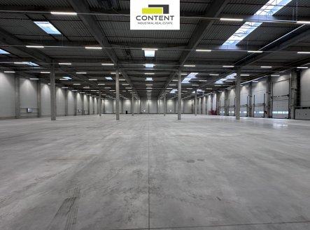 Pronájem skladu, 7 823 m²
