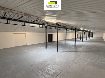 Pronájem skladu, 888 m²