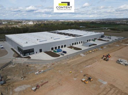 Pronájem skladu, 8 640 m²