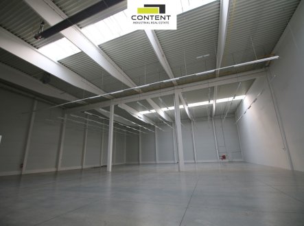 Pronájem skladu, 750 m²