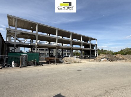 Pronájem skladu, 1 150 m²