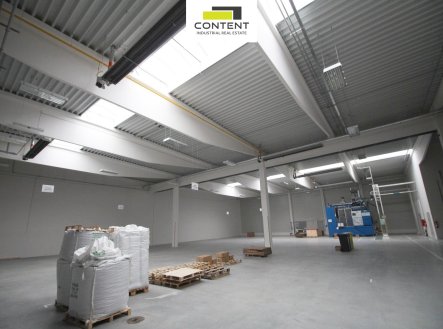 Pronájem skladu, 2 599 m²