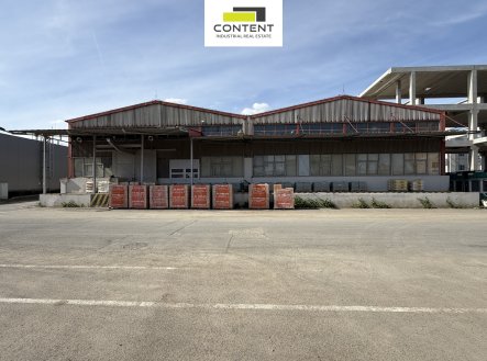 Pronájem skladu, 1 600 m²