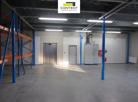 Pronájem skladu, 411 m²