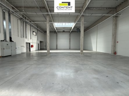 Pronájem skladu, 1 060 m²
