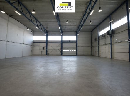 Pronájem skladu, 1 303 m²