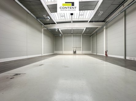 Pronájem skladu, 824 m²