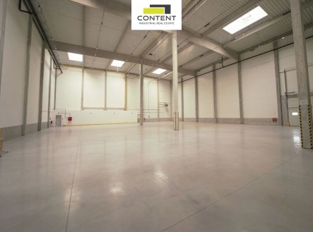 Pronájem skladu, 609 m²