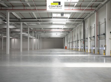 Pronájem skladu, 15 000 m²