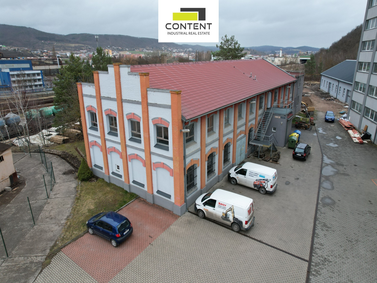 Prodej skladu, výrobních prostor včetně kanceláří 1.088 m², Králův Dvůr