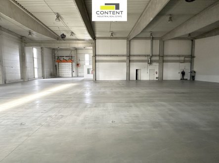 Pronájem skladu, 1 363 m²