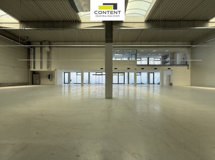 Pronájem skladu, 935 m²
