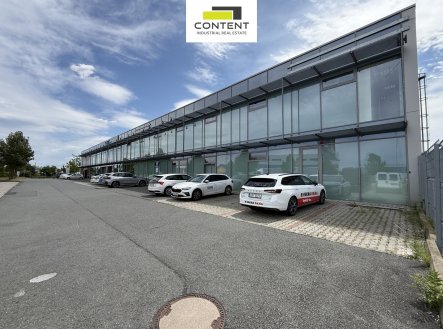 Pronájem skladu, 935 m²
