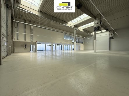 Pronájem skladu, 935 m²