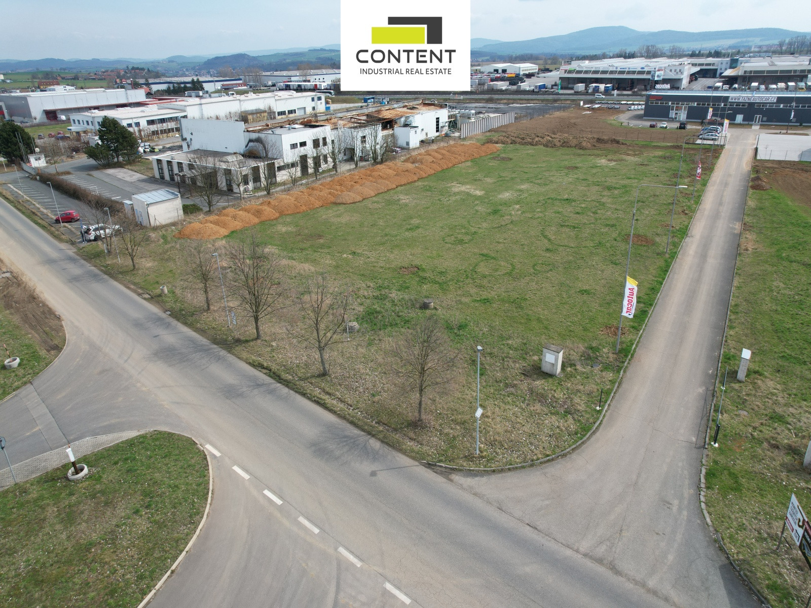 Prodej komerčního pozemku 7.820 m², Žebrák, D5