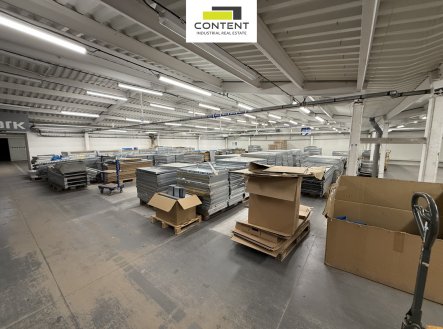 Pronájem skladu, 3 922 m²