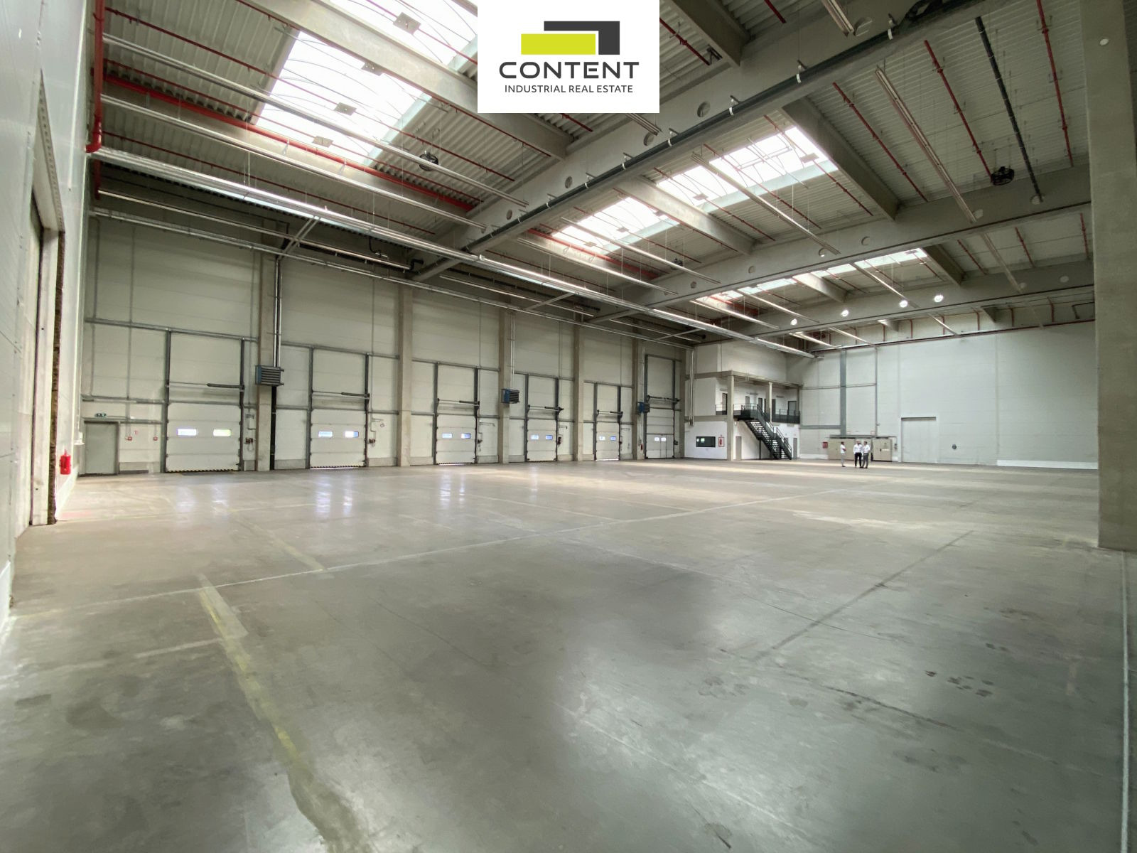 Pronájem skladu, výrobních prostor 5.000 m², Louny, D7