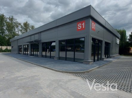 Pronájem - obchodní prostor, 689 m²