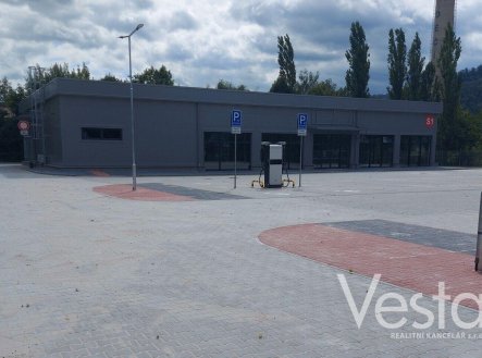 Pronájem obchodní prostory, 689 m²