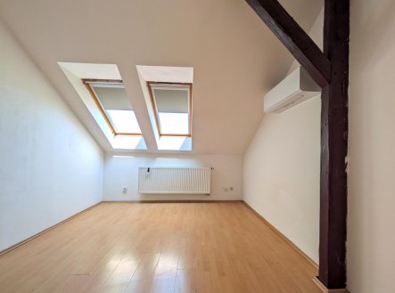 Pronájem bytu, 2+kk, 83 m²