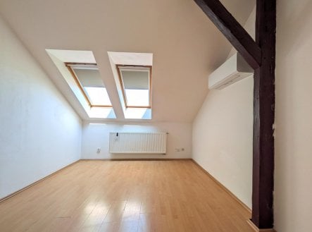 Pronájem bytu, 2+kk, 83 m²