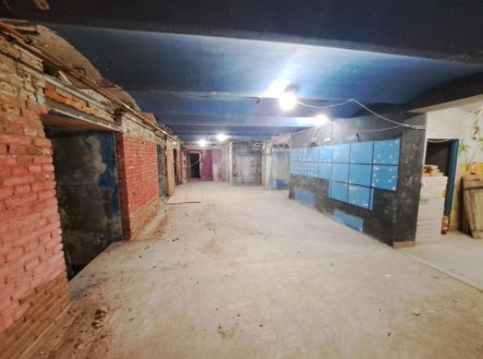 Pronájem obchodní prostory, 292 m²