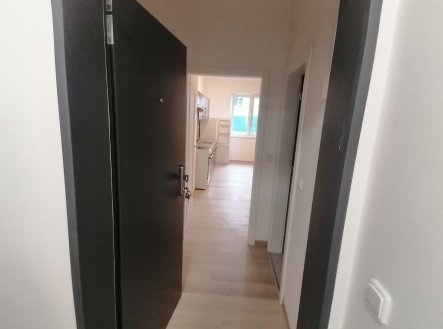 Pronájem bytu, 1+kk, 27 m²