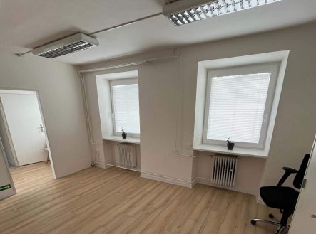 Pronájem kanceláře, 32 m²
