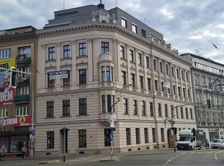 Pronájem kanceláře, 64 m²