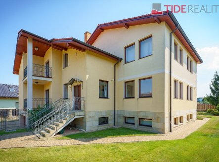 Pronájem domu/vily, 420 m²