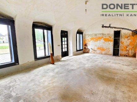 Pronájem obchodní prostory, 100 m²